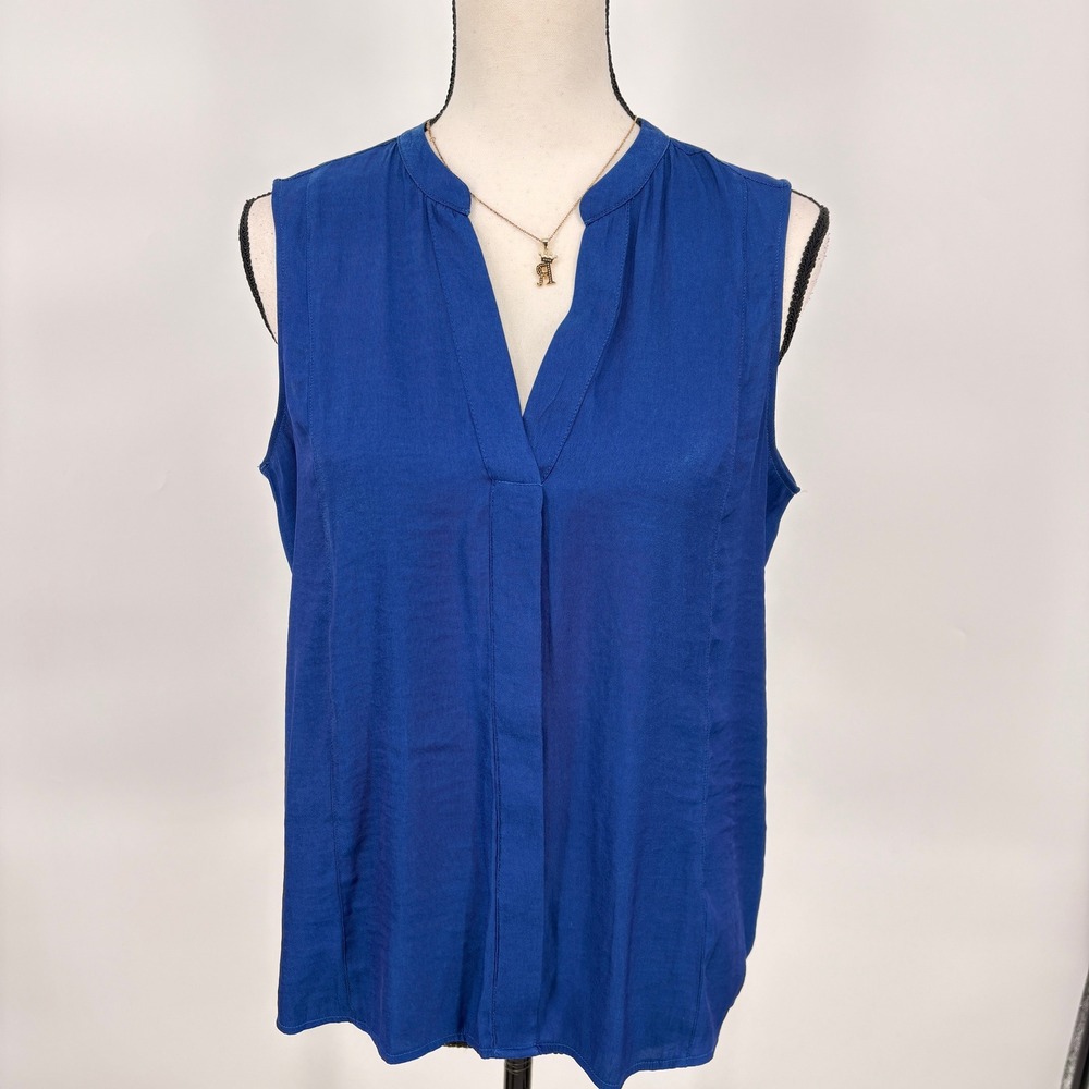 Banana Republic Blouse Womens Medium Blue Sleeveless Split V-Neck‎ Pleated Front